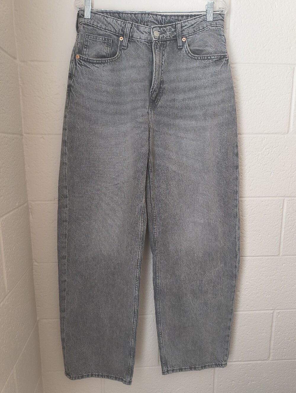 Women's High-Rise Gray Straight-Leg Jeans - Picture 1 of 4